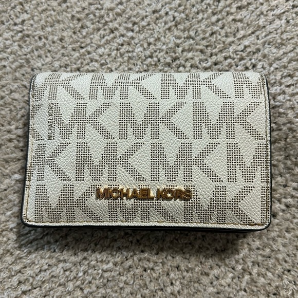 NWOT Michael Kors JetSet Wallet - Picture 3 of 9